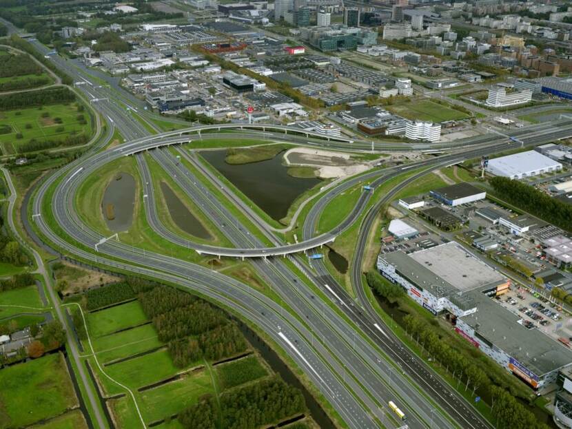 luchtfoto knooppunt Holendrecht