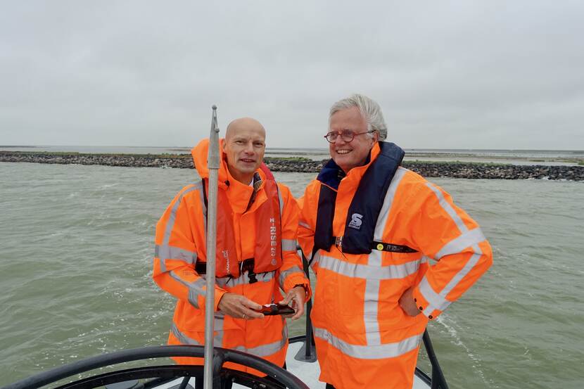 Henk Ovink (watergezant) en Peter Glas (deltacommissaris) bezoeken de Houtribdijk